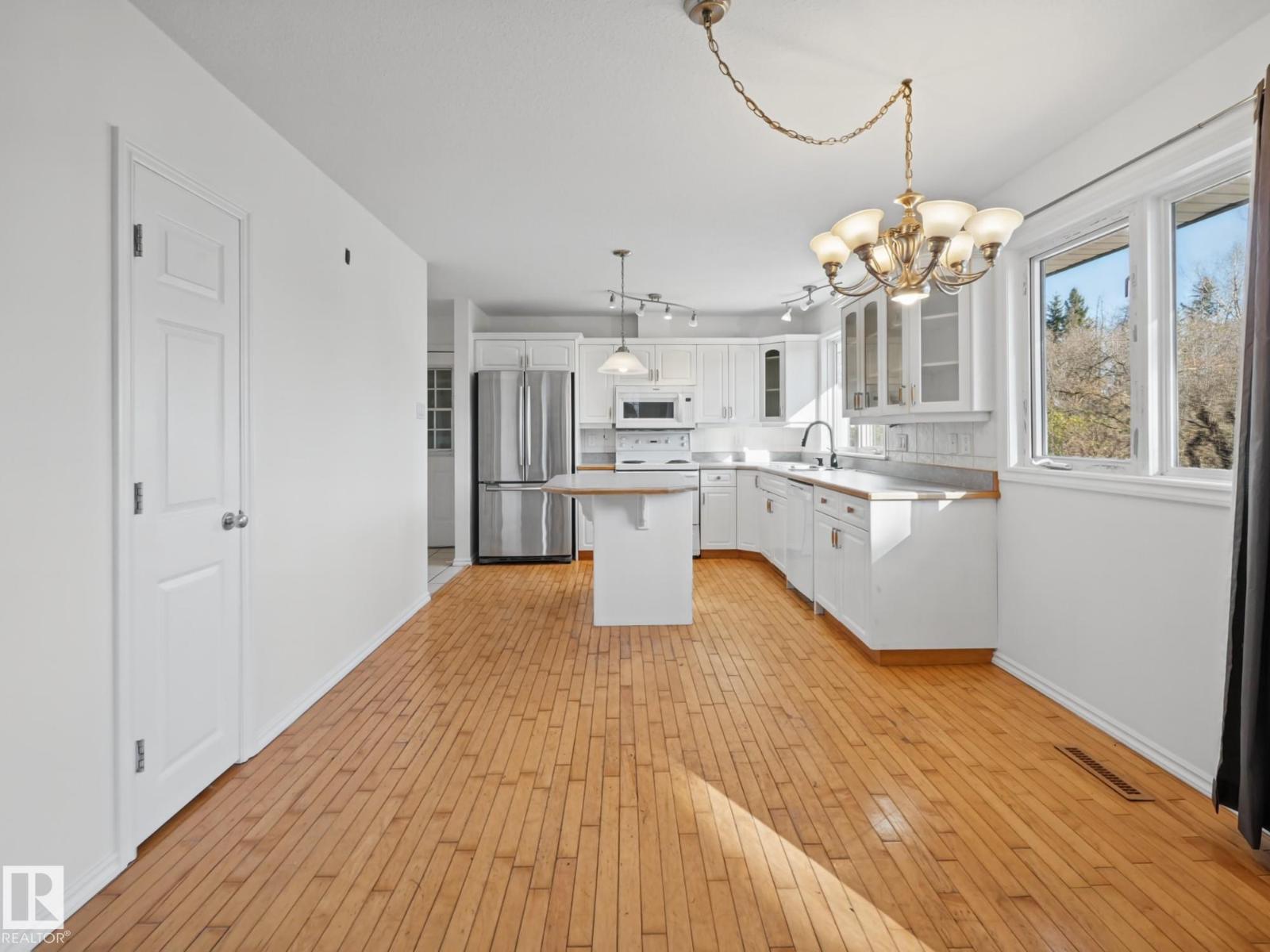 Property photograph 19 for MLS E4514368