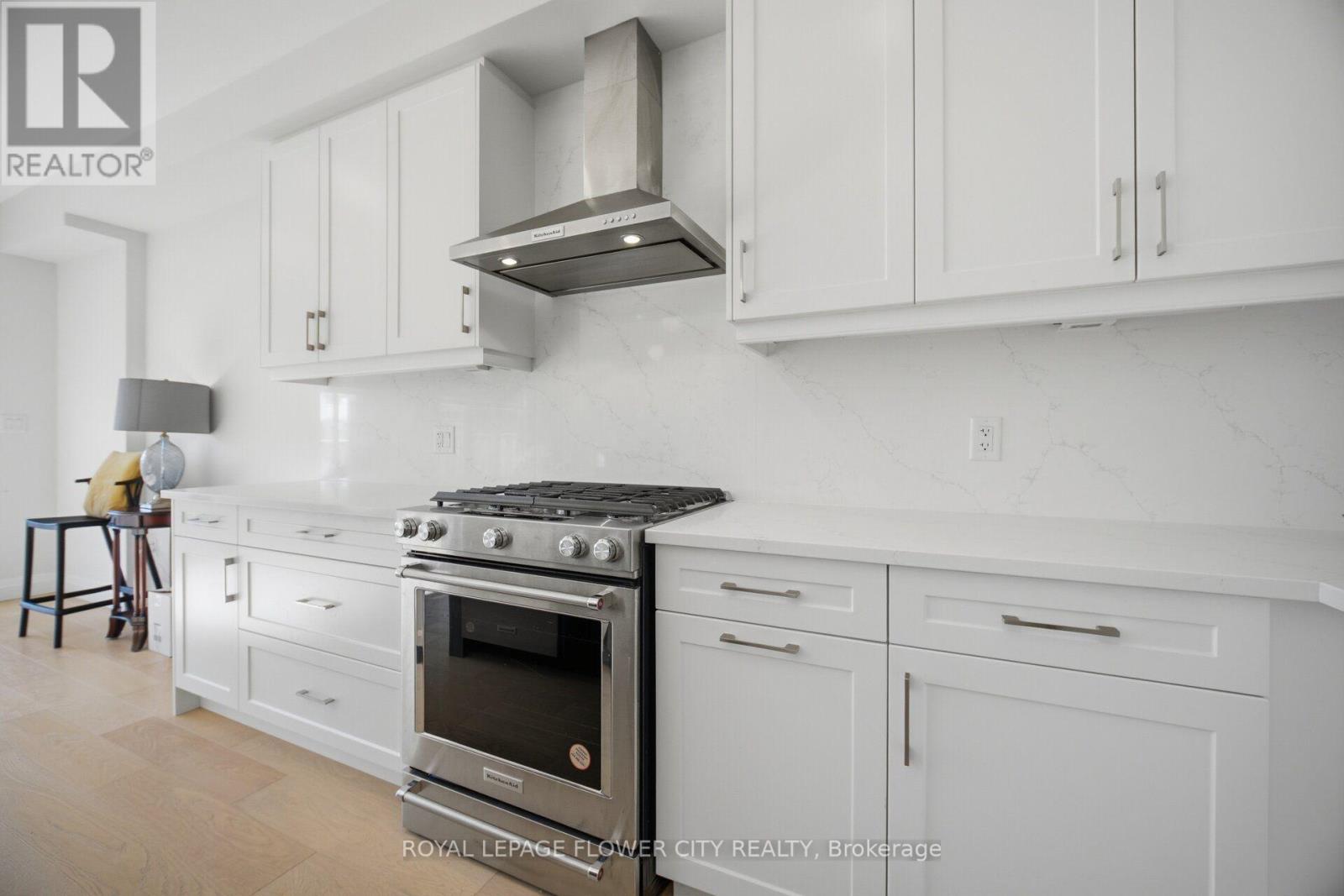 6721 Hayward Drive, London South, ON photo 13