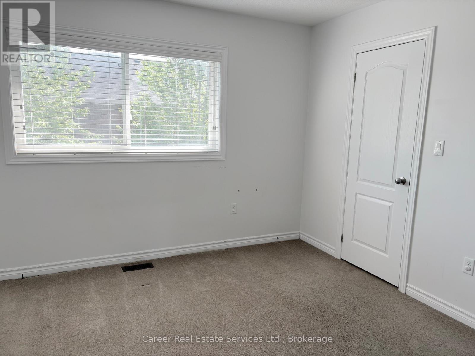 7 Ken Bromley Lane, Clarington, ON photo 17
