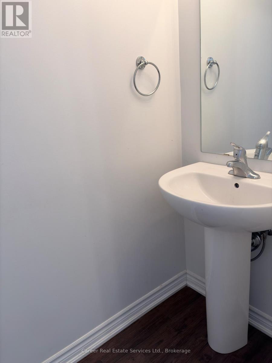 7 Ken Bromley Lane, Clarington, ON photo 11