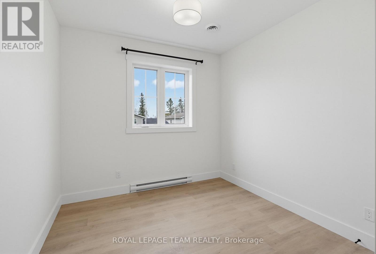 2 Bed, 1 Bath Multi-Family for Rent in Pembroke – UNIT 2 – 730 CECELIA STREET, Pembroke – MLS# X14091984 - Image 18