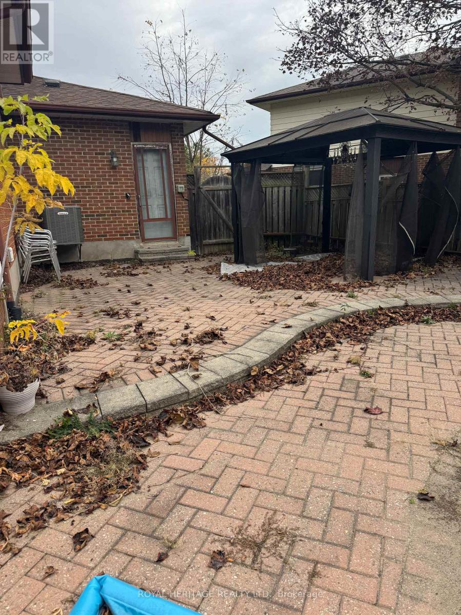 349 Carnaby Court, Oshawa, ON photo 34