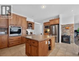 Kitchen - 6479 Stuart Crescent S, Peachland, BC V0H1X7 Photo 7