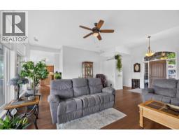 4pc Ensuite bath - 6479 Stuart Crescent S, Peachland, BC V0H1X7 Photo 16