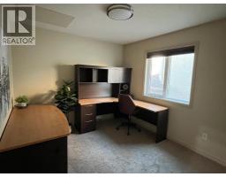 Primary Bedroom - 226 Gateway Manor S, Lethbridge, AB T1K5S1 Photo 9