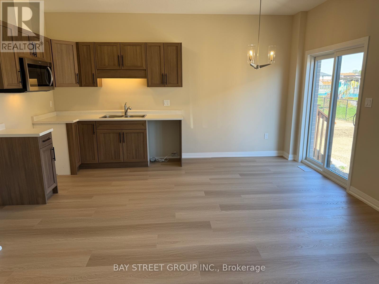 7396 MARVEL DRIVE, Niagara Falls (Brown) — photo 4