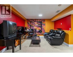 355 Mt Apex Green Se, Calgary, AB T2Z3B8 Photo 35