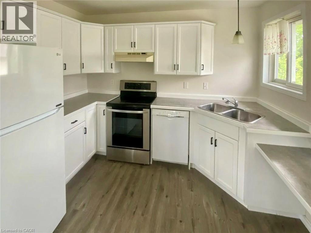 43 BECKETT Boulevard, Tillsonburg — photo 4