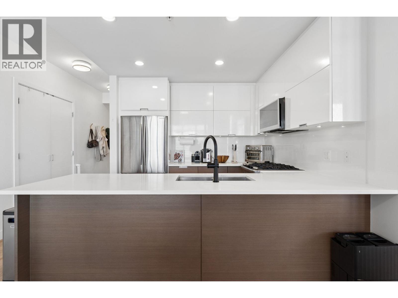 2305 2077 Rosser Avenue, Burnaby — photo 11
