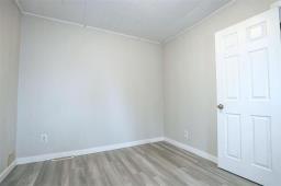 756 Manitoba Avenue, Winnipeg, MB R2W2H5 Photo 8