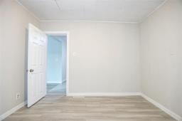 756 Manitoba Avenue, Winnipeg, MB R2W2H5 Photo 9