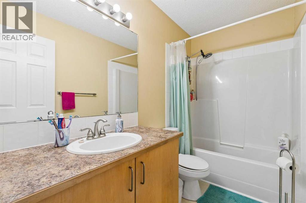 829 Westmount Drive, photo 15 of 24