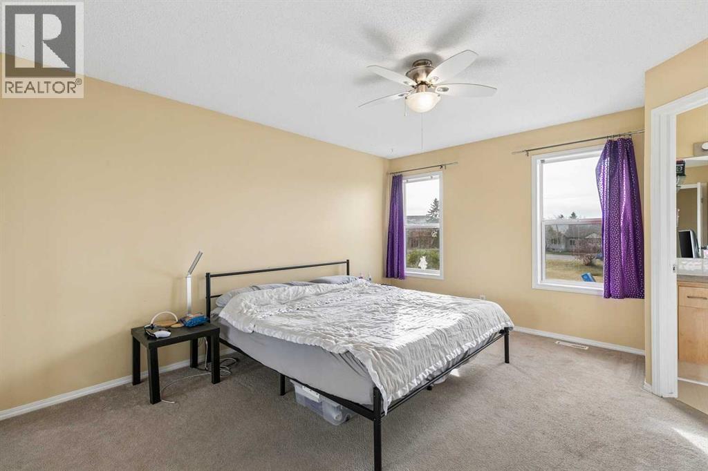 829 Westmount Drive, photo 11 of 24