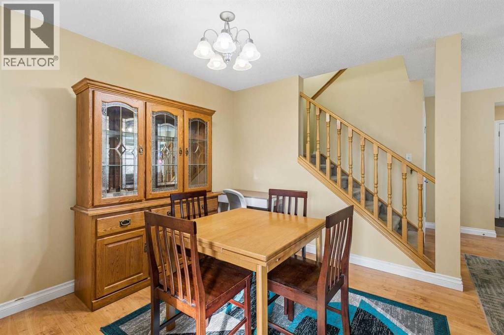 829 Westmount Drive, photo 7 of 24