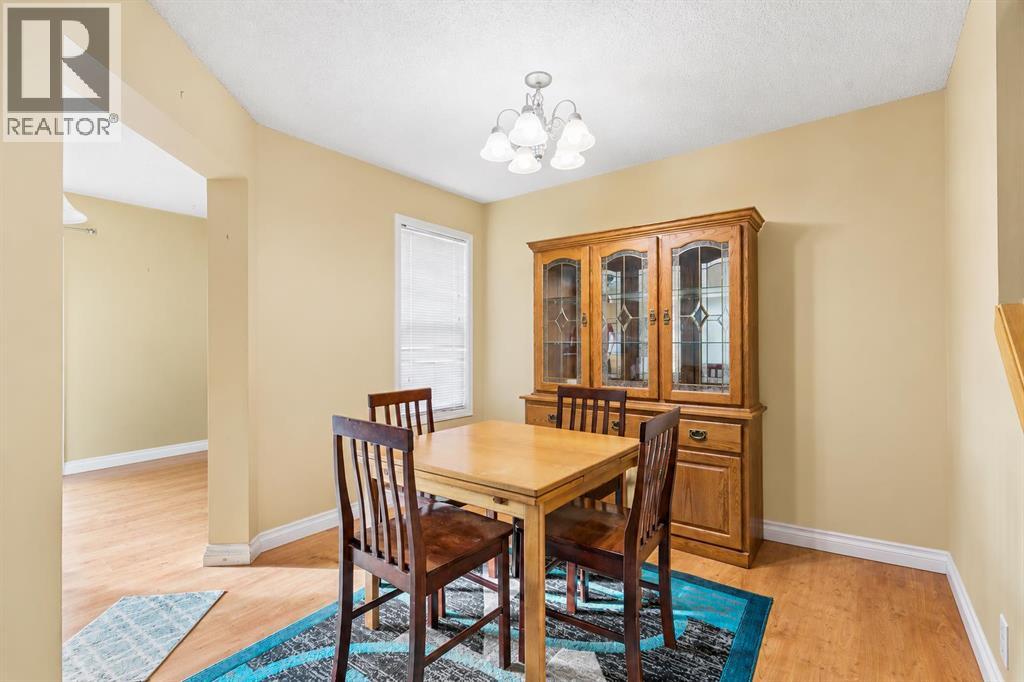 829 Westmount Drive, photo 6 of 24