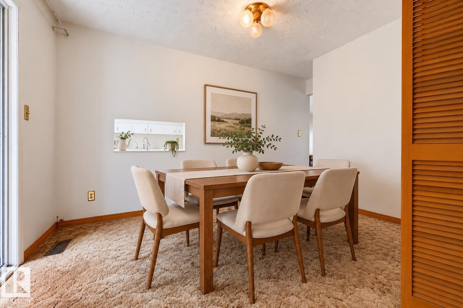 Property photograph 8 for MLS E4502372