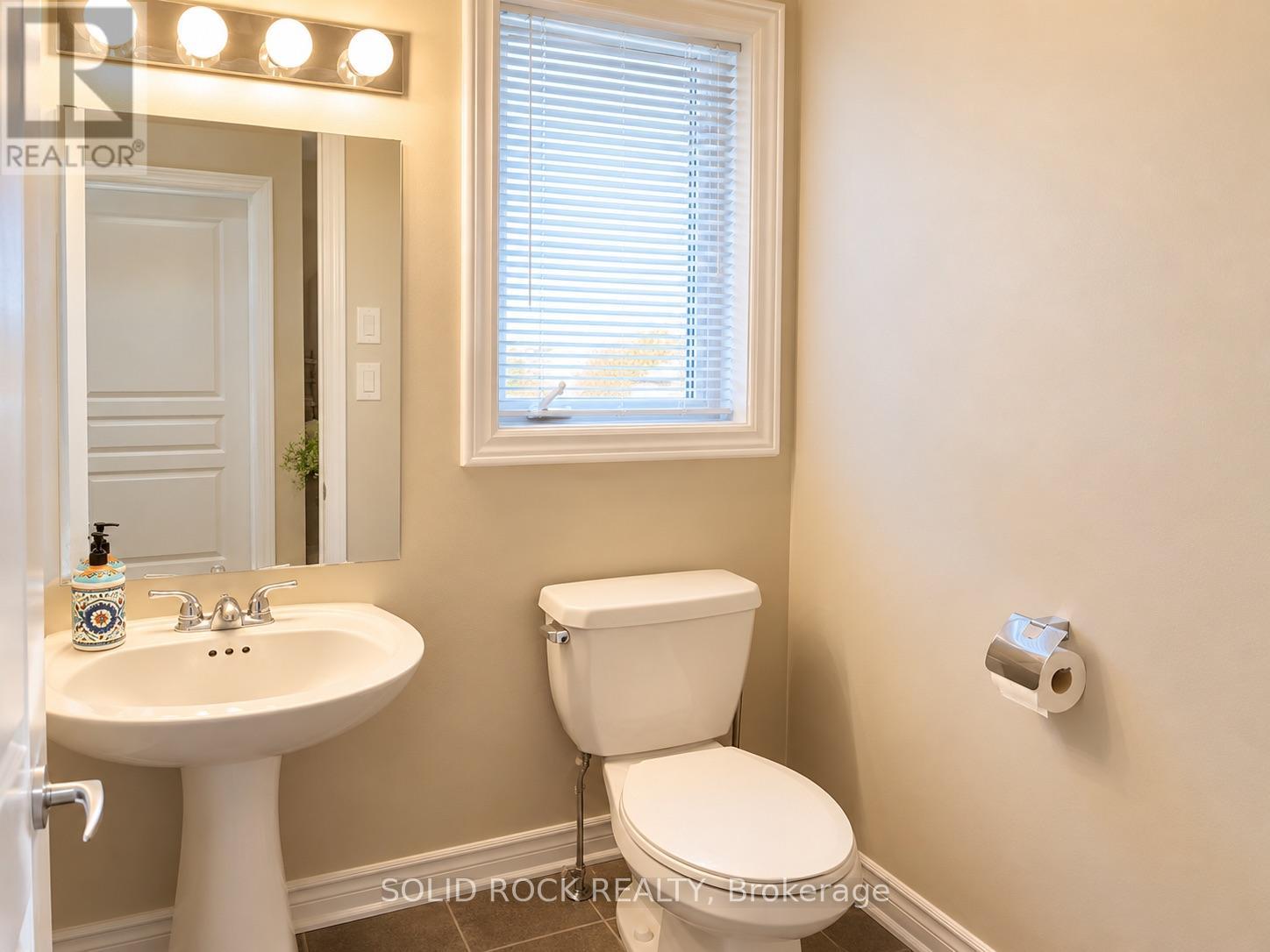 2pc bathroom in the main floor