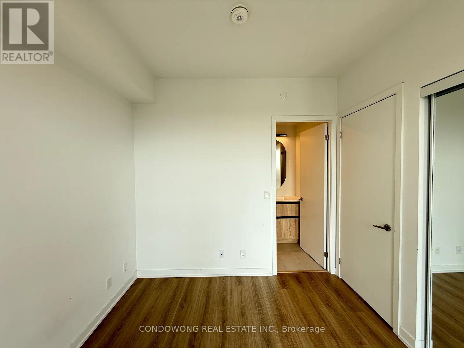 2104 - 7950 BATHURST STREET, Vaughan (Beverley Glen) — photo 3