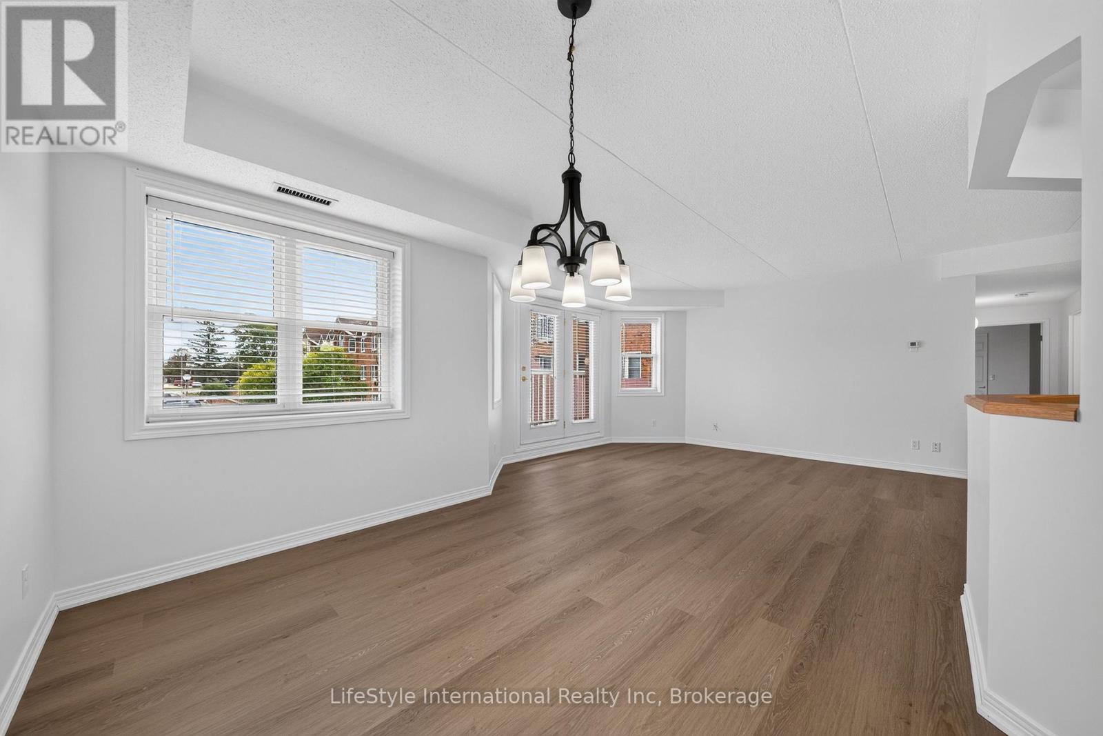 205 - 208 SILVERCREEK PARKWAY N, Guelph (Junction/Onward Willow) — photo 3