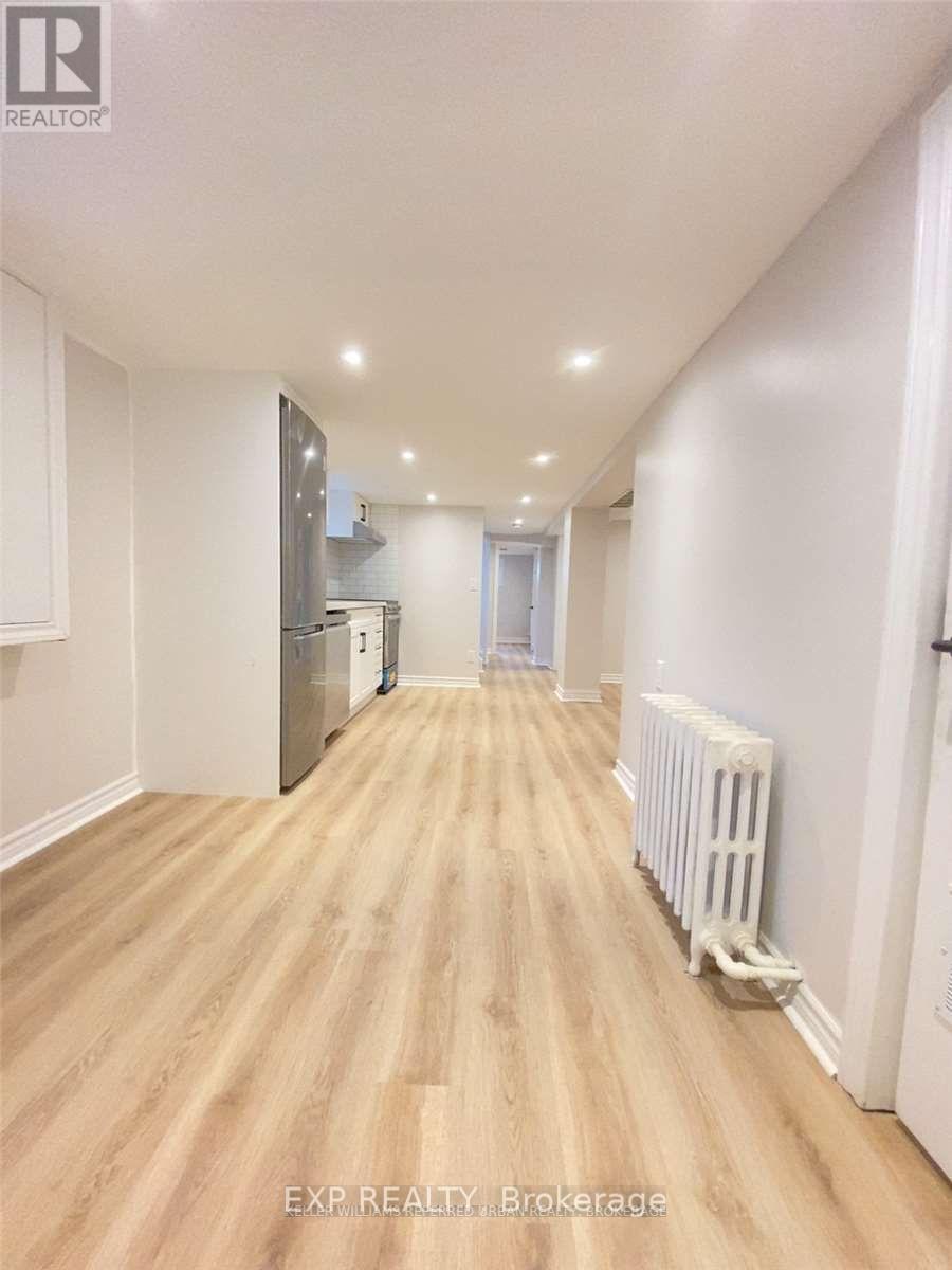 LOWER - 27 SNIDER AVENUE, Toronto (Briar Hill-Belgravia)