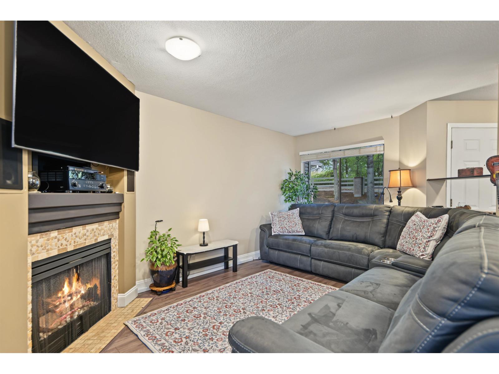 512 13900 HYLAND Road, Surrey