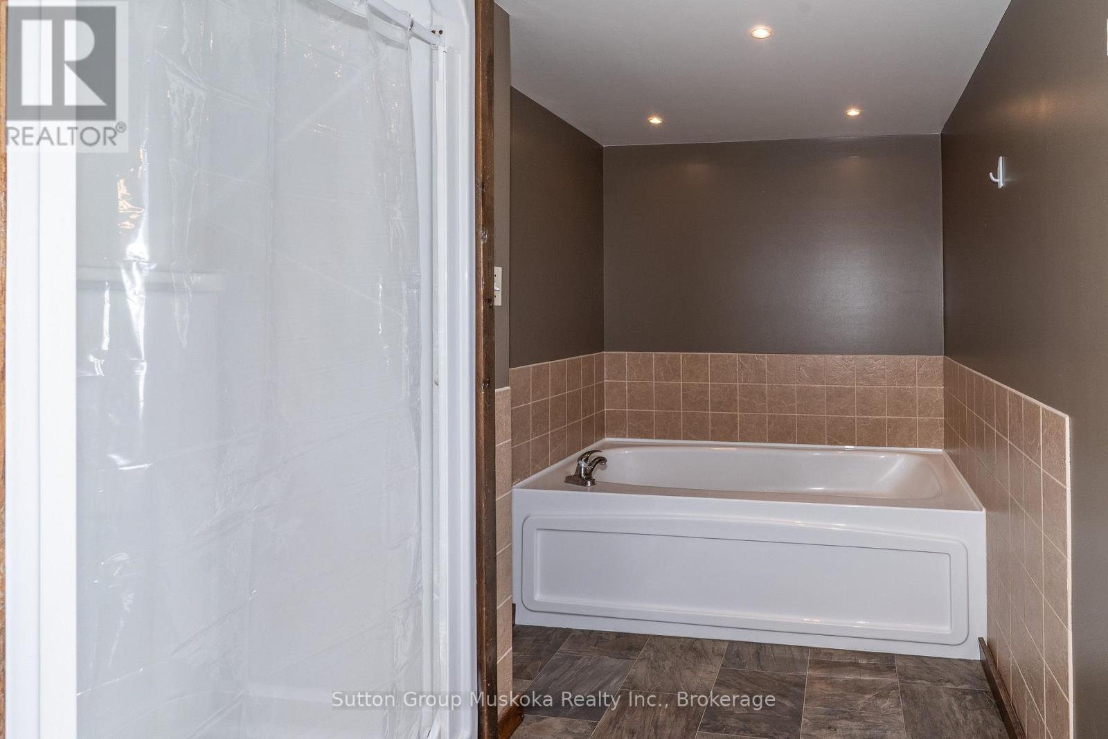 105 FITZGERALD DRIVE - 38