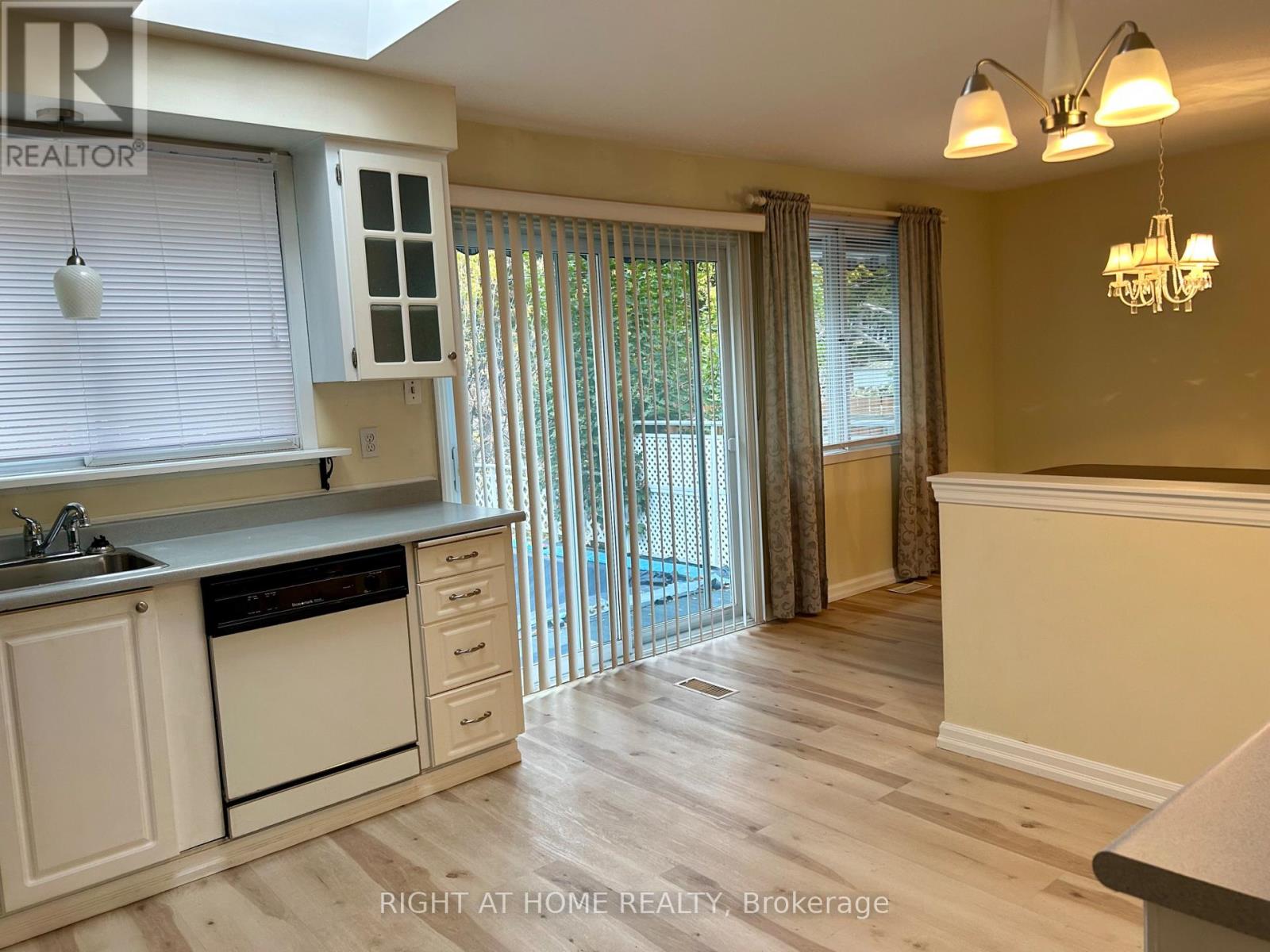 94 SOUTHDALE DRIVE, Markham (Bullock) — photo 7