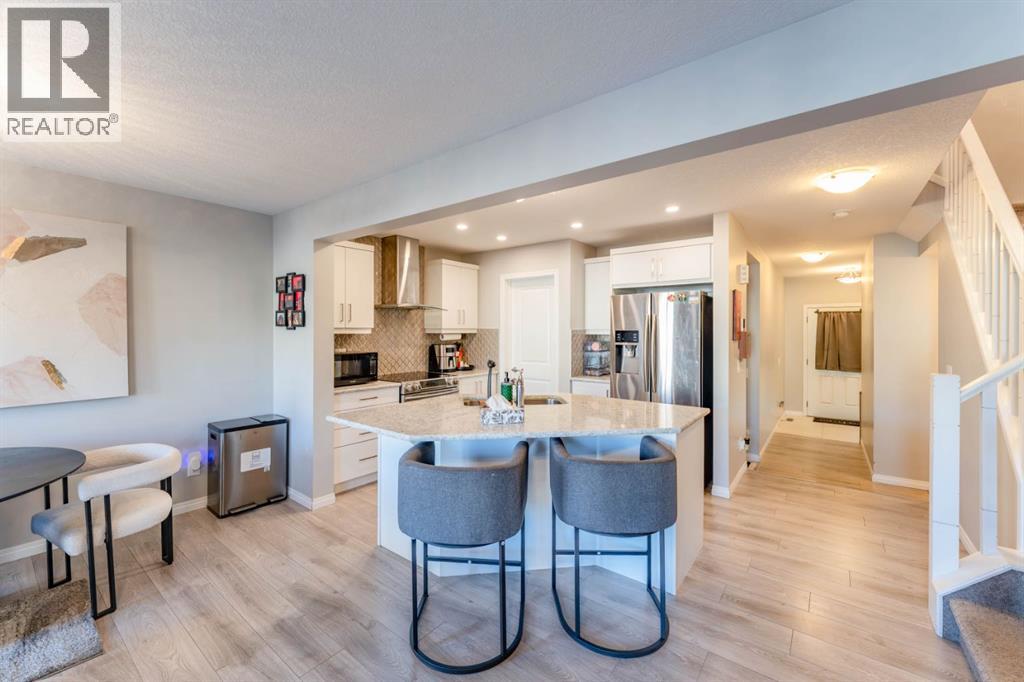 230 Hillcrest Square SW, photo 10 of 44
