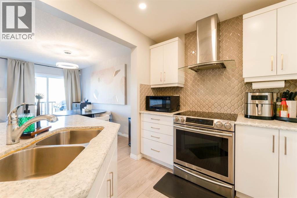 230 Hillcrest Square SW, photo 13 of 44