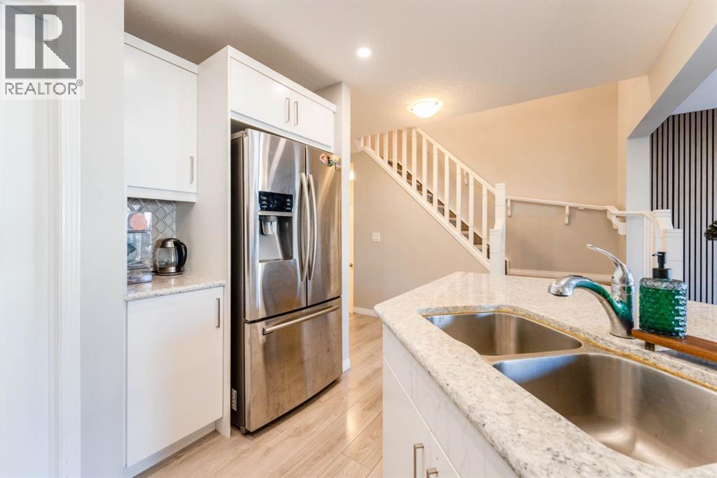 230 Hillcrest Square SW, photo 14 of 44