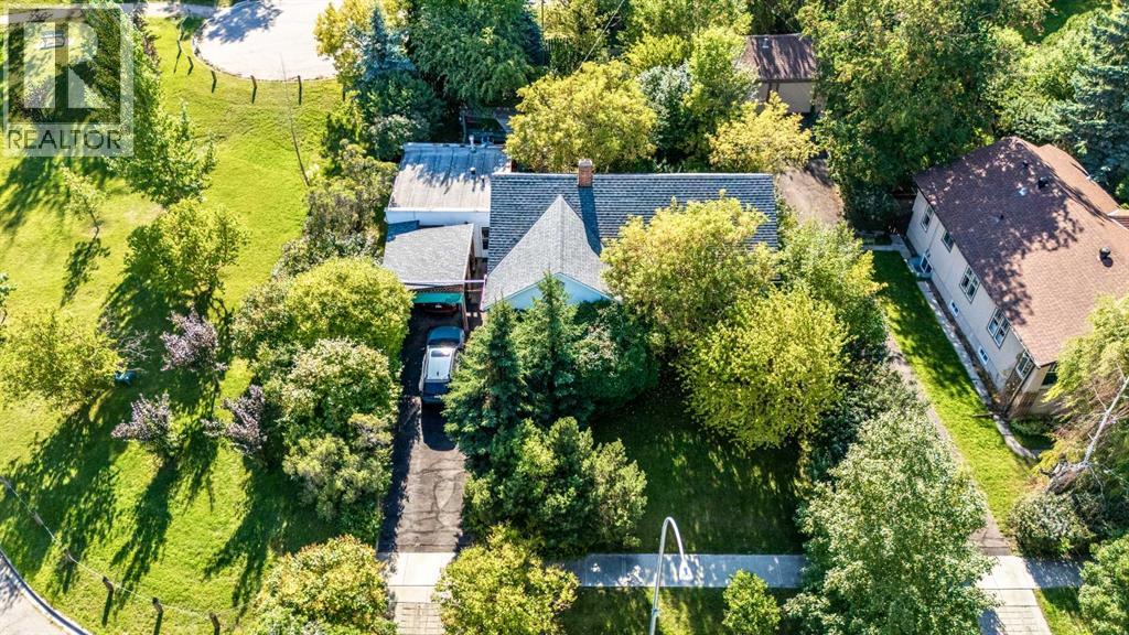 309 Sharon Avenue SW, Calgary, Alberta, T3C2G8