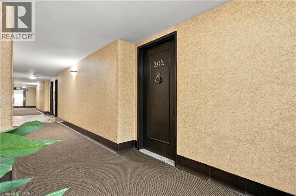 45 WESTMOUNT Road N Unit# 202, Waterloo — photo 6