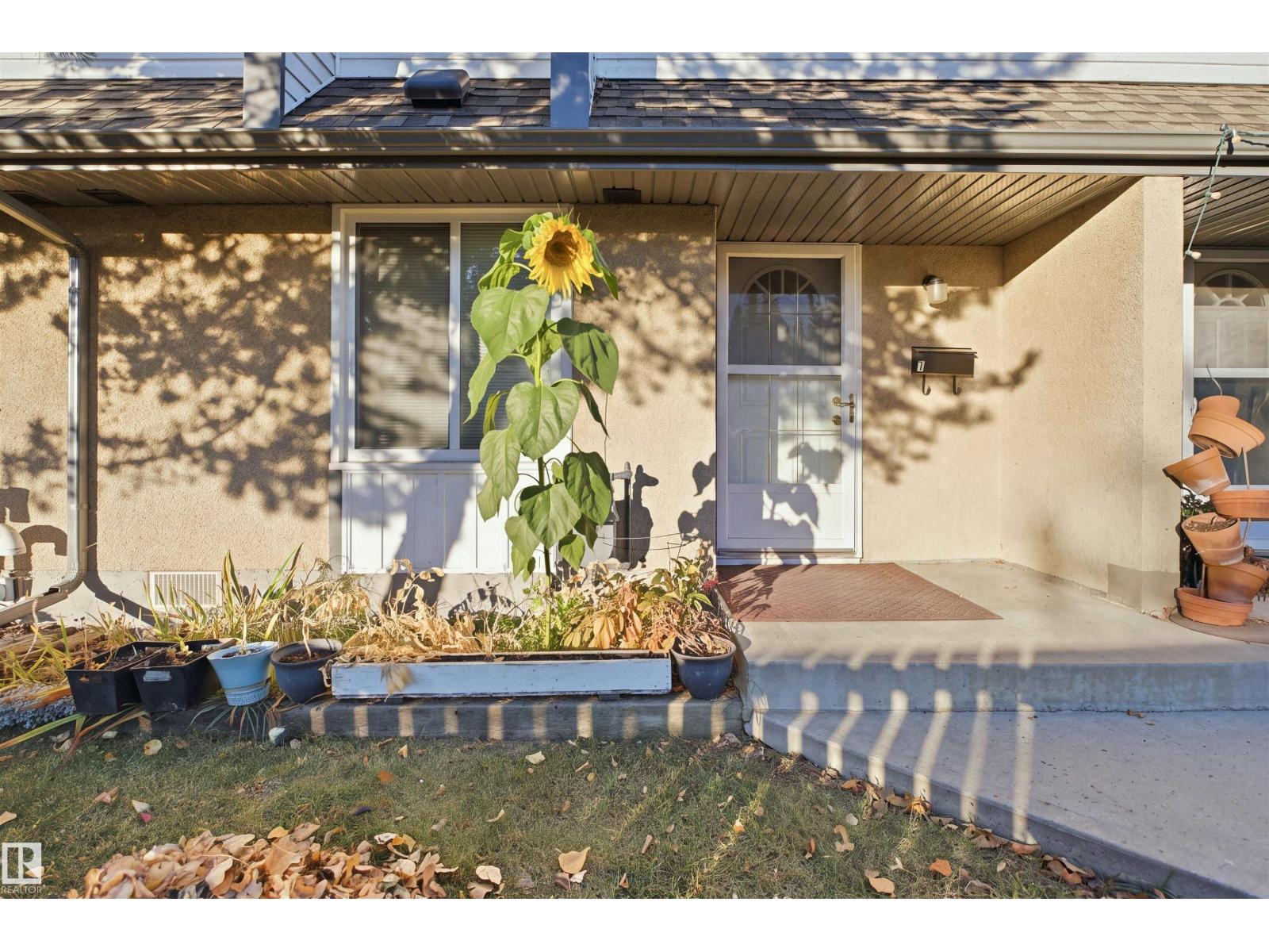 7J Garden Grove NW, photo 2 of 33