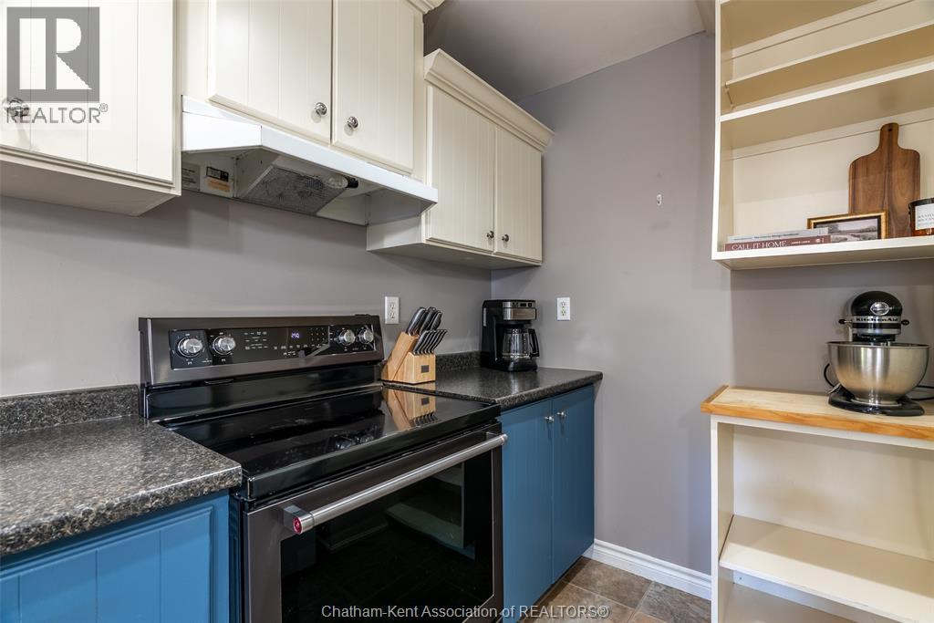 198 Raleigh STREET, Chatham — photo 12