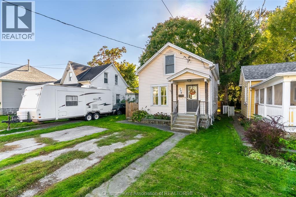 198 Raleigh STREET, Chatham — photo 3