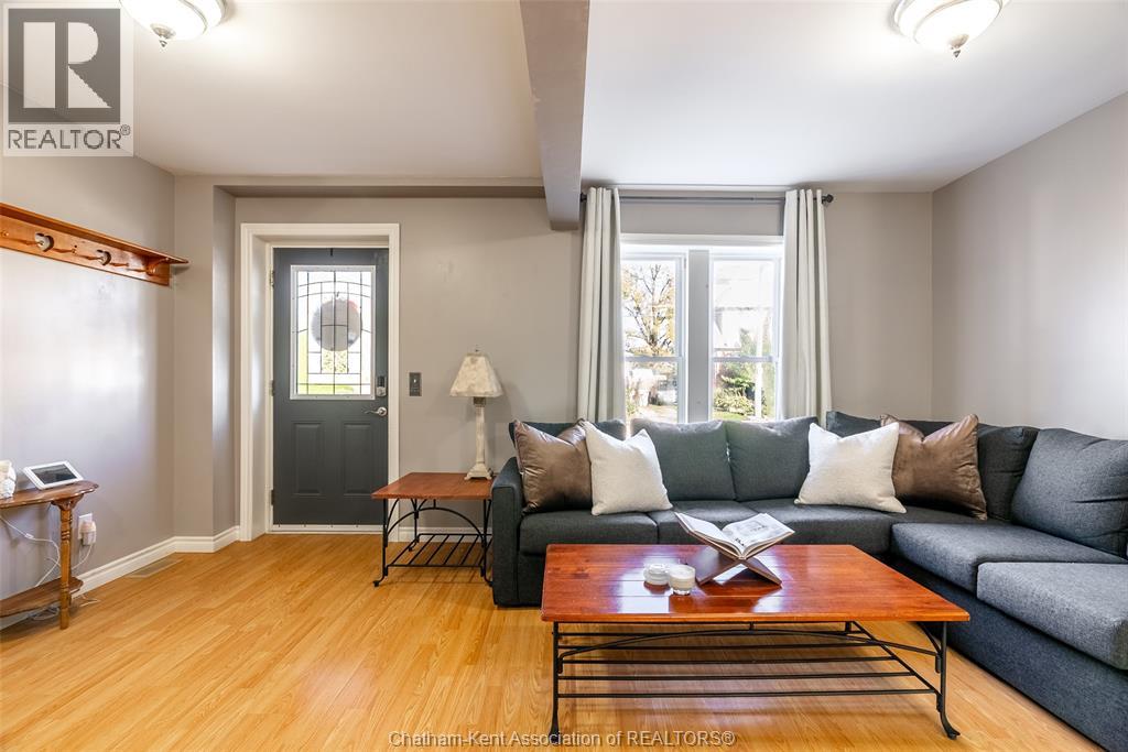198 Raleigh STREET, Chatham — photo 6