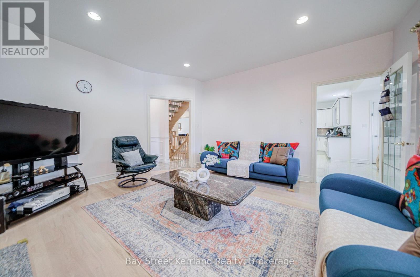 136 NIPIGON AVENUE - 14