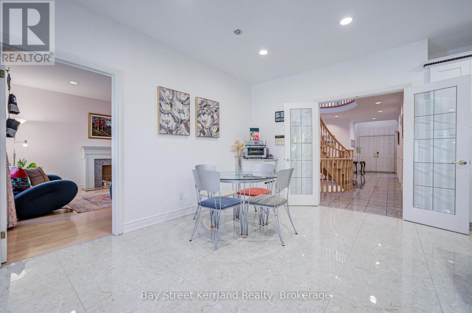 136 NIPIGON AVENUE - 20