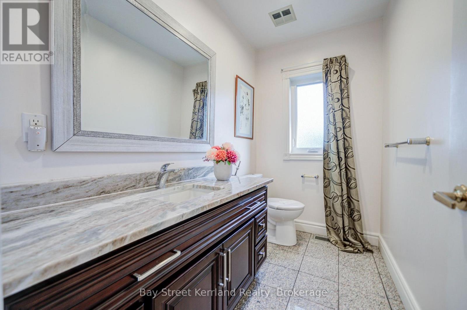 136 NIPIGON AVENUE - 21