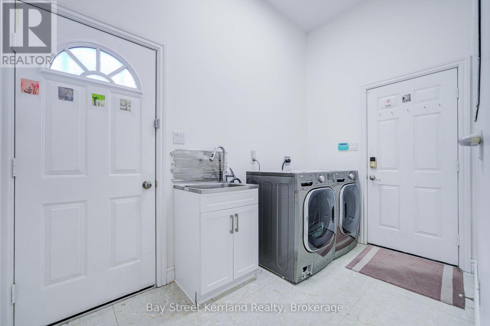 136 NIPIGON AVENUE - 22