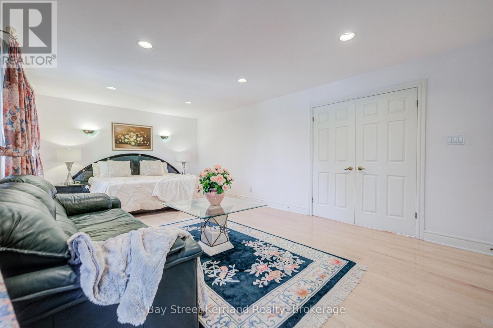 136 NIPIGON AVENUE - 26
