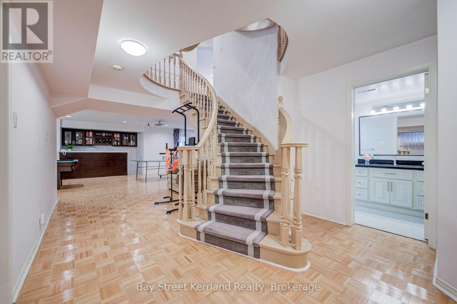 136 NIPIGON AVENUE - 42