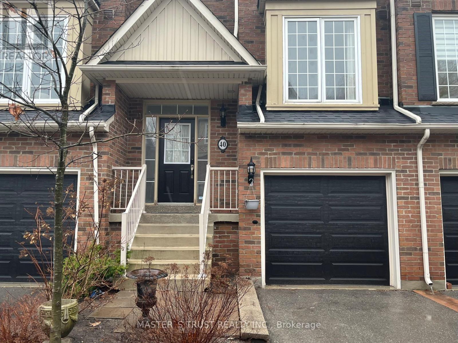 40 - 100 ELGIN MILLS ROAD W, Richmond Hill (Westbrook)