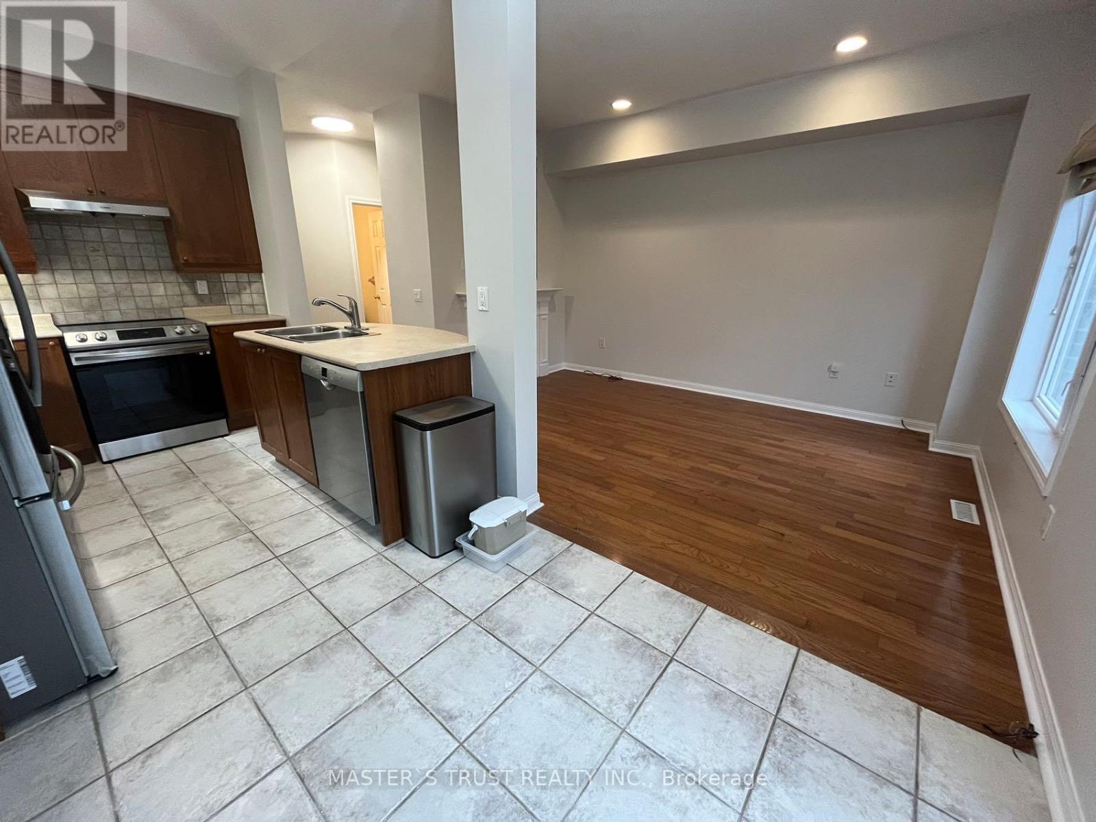 40 - 100 ELGIN MILLS ROAD W, Richmond Hill (Westbrook) — photo 11