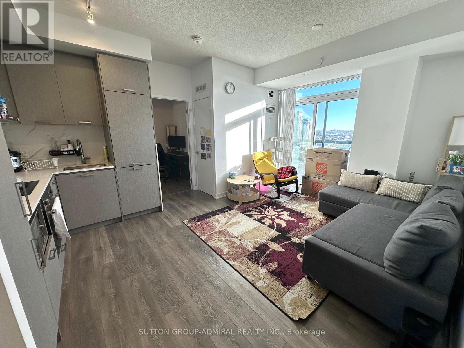 2010 - 38 HONEYCRISP CRESCENT, Vaughan (Vaughan Corporate Centre) — photo 2