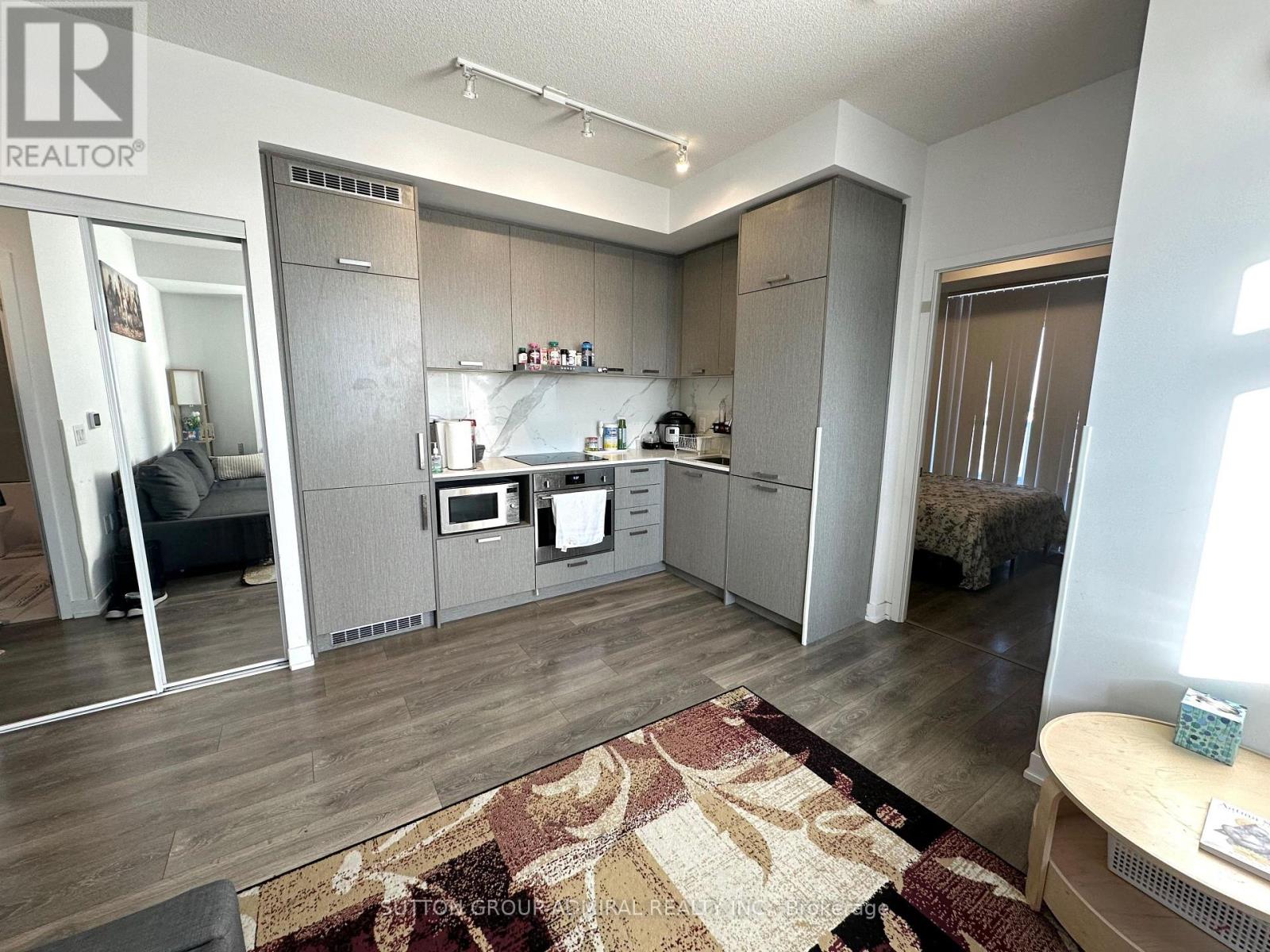 2010 - 38 HONEYCRISP CRESCENT, Vaughan (Vaughan Corporate Centre) — photo 3