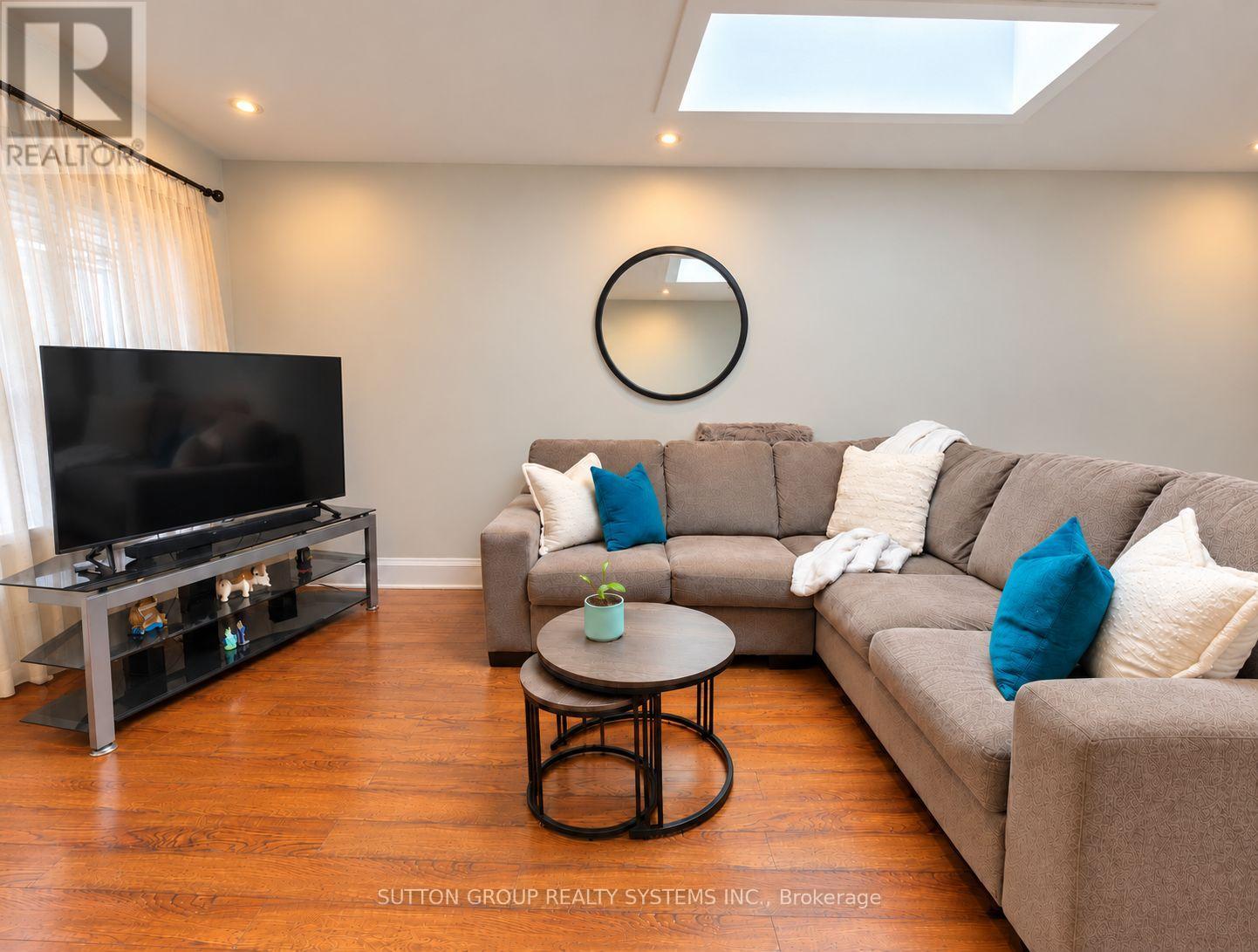 120 BROWNVILLE AVENUE, Toronto (Mount Dennis) — photo 4