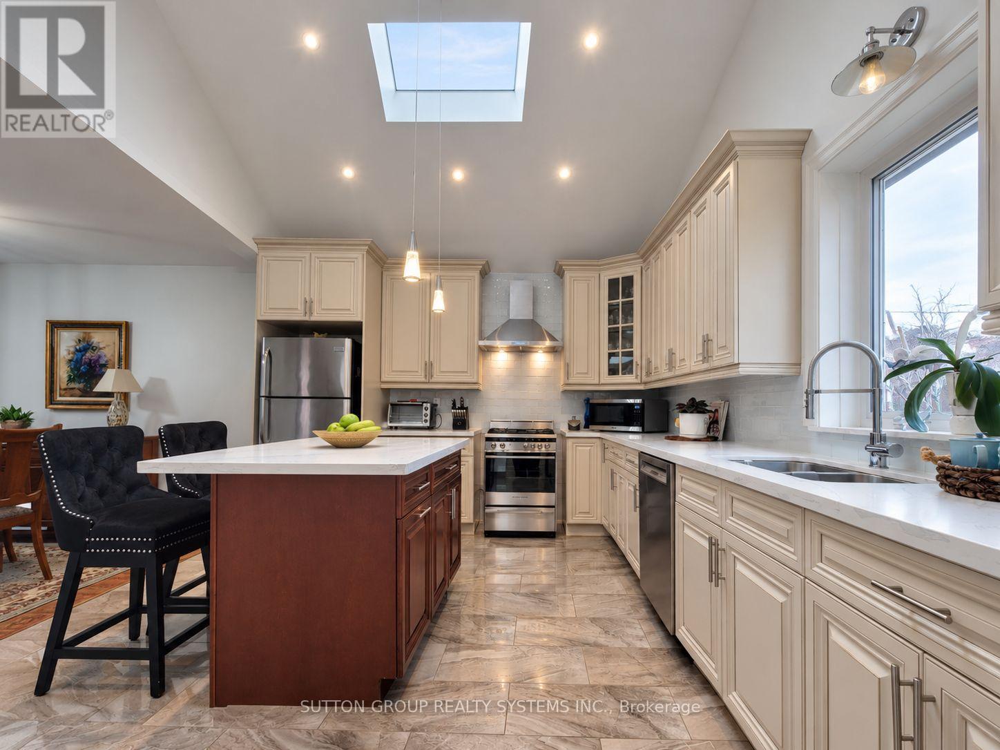 120 BROWNVILLE AVENUE, Toronto (Mount Dennis) — photo 6
