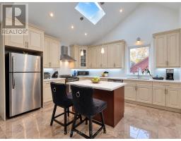 Recreational, Games room - 120 Brownville Avenue, Toronto, ON M6N4L4 Photo 8