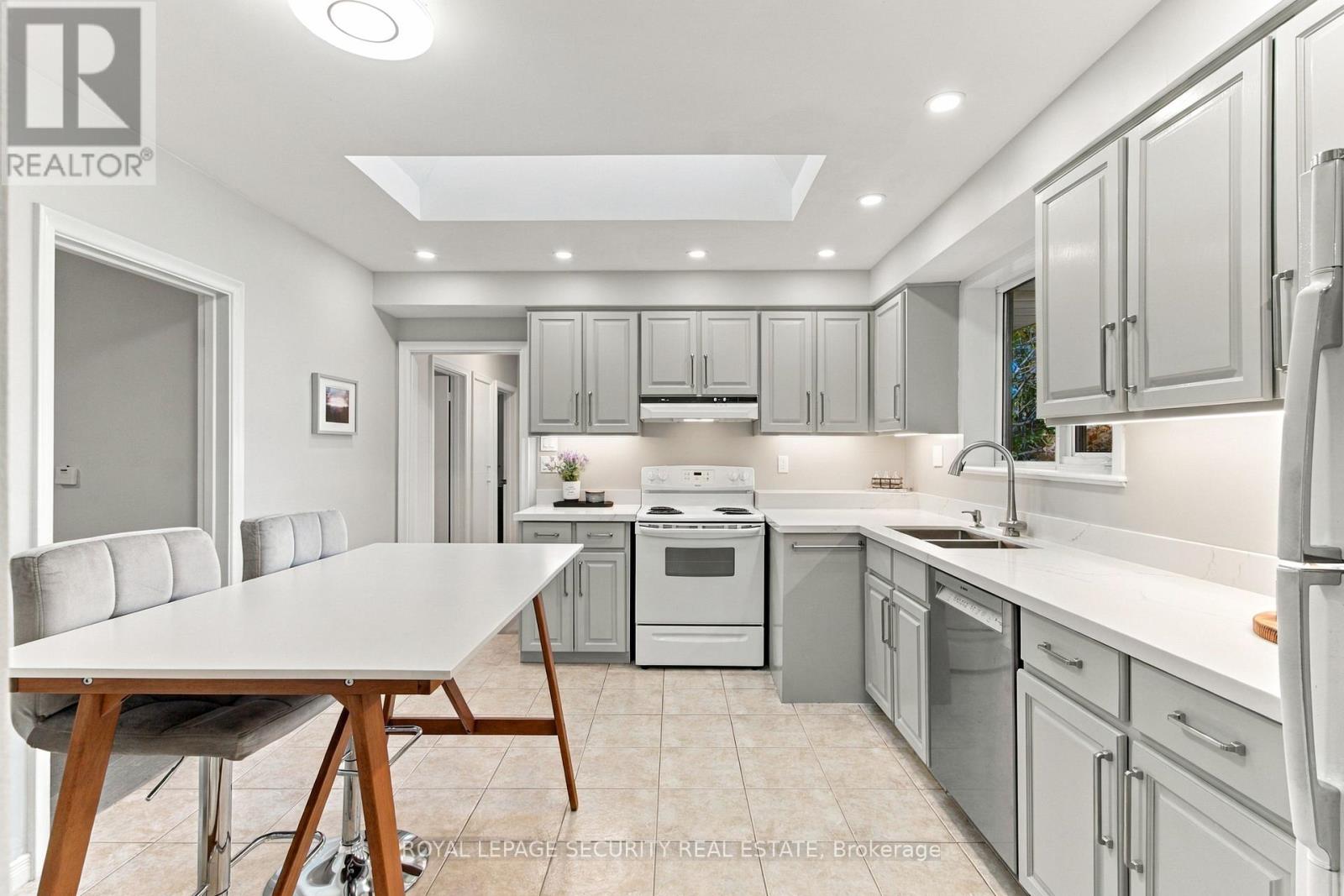 6 TEWSELY PLACE, Toronto (Willowridge-Martingrove-Richview) — photo 9